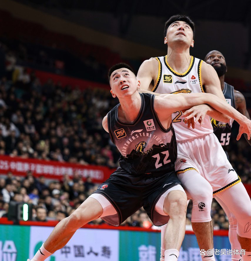 星空体育官网CBA常规赛今晚再迎强敌，山东泰山强势反弹，主帅态度——媒体盛赞，更衣室氛围转暖的简单介绍